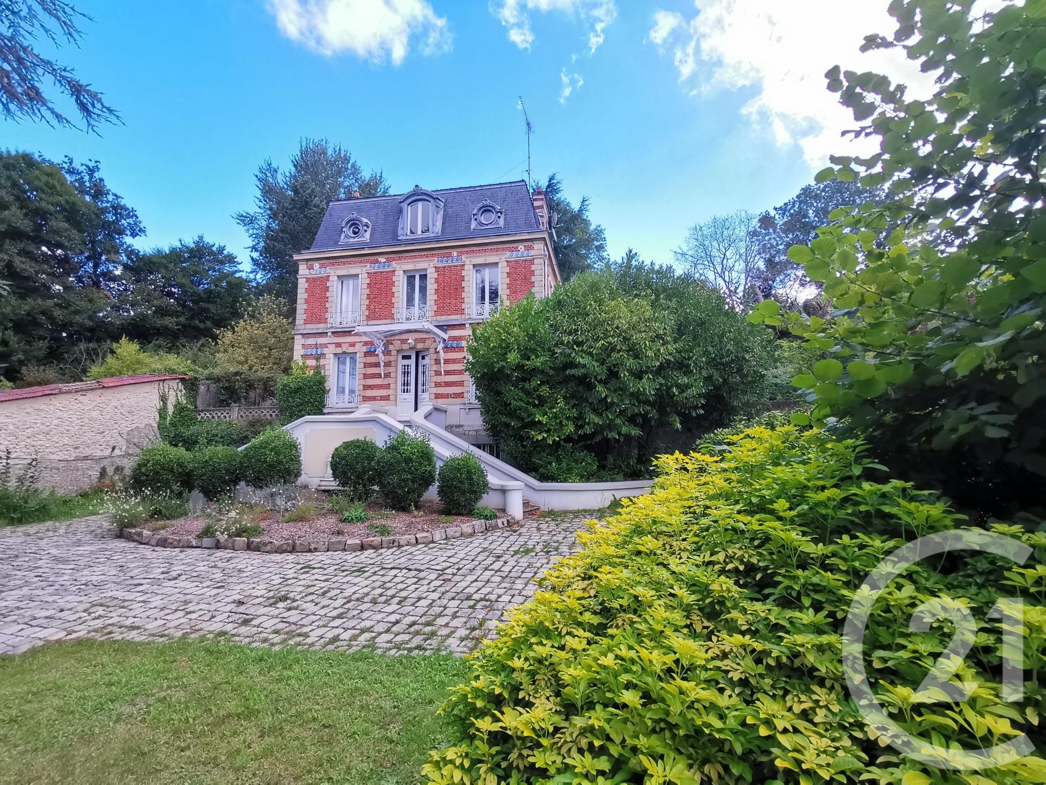 Maison 8 pièces - 200m² - CHAUMONT EN VEXIN