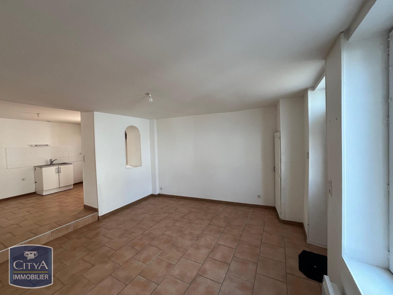 Maison 3 pièces - 66m² - NEUVY LE ROI