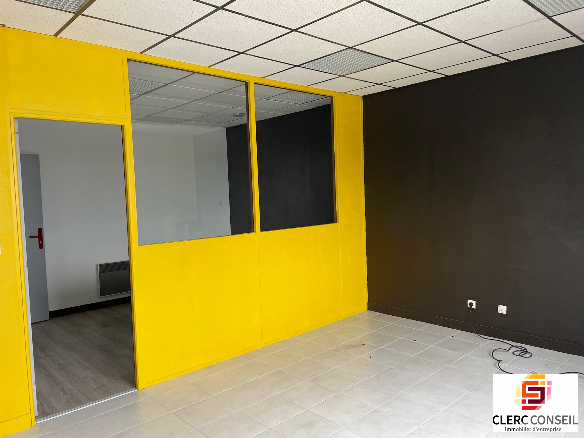 Local Professionnel  - 62m² - EVREUX