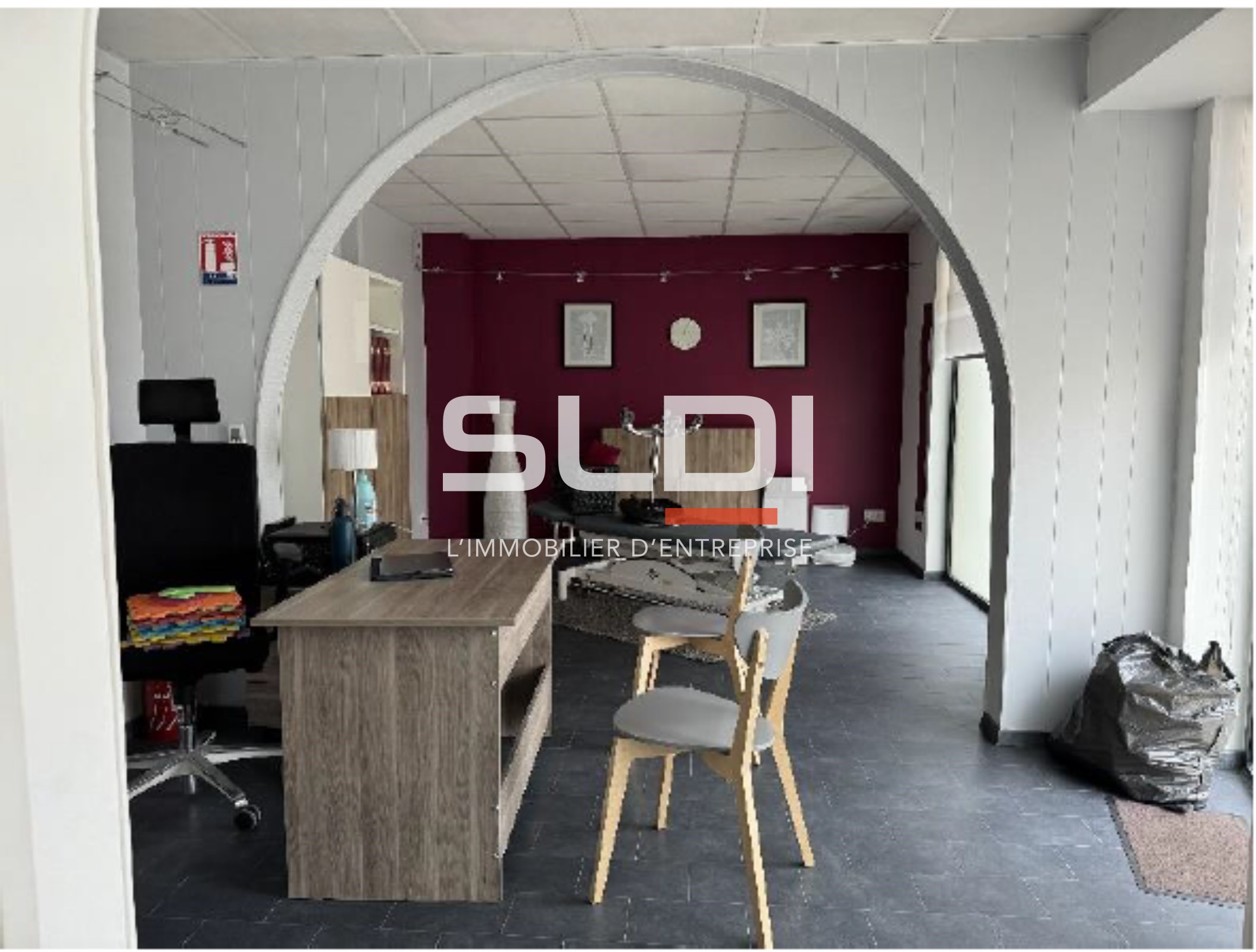 Local Professionnel  - 37m² - LA VERPILLIERE