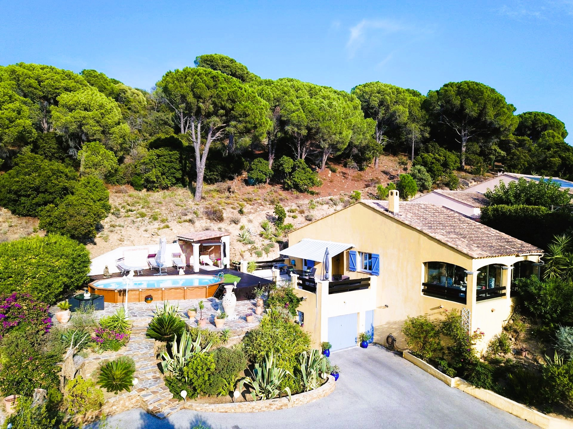 Maison 5 pièces - 136m² - LE LAVANDOU