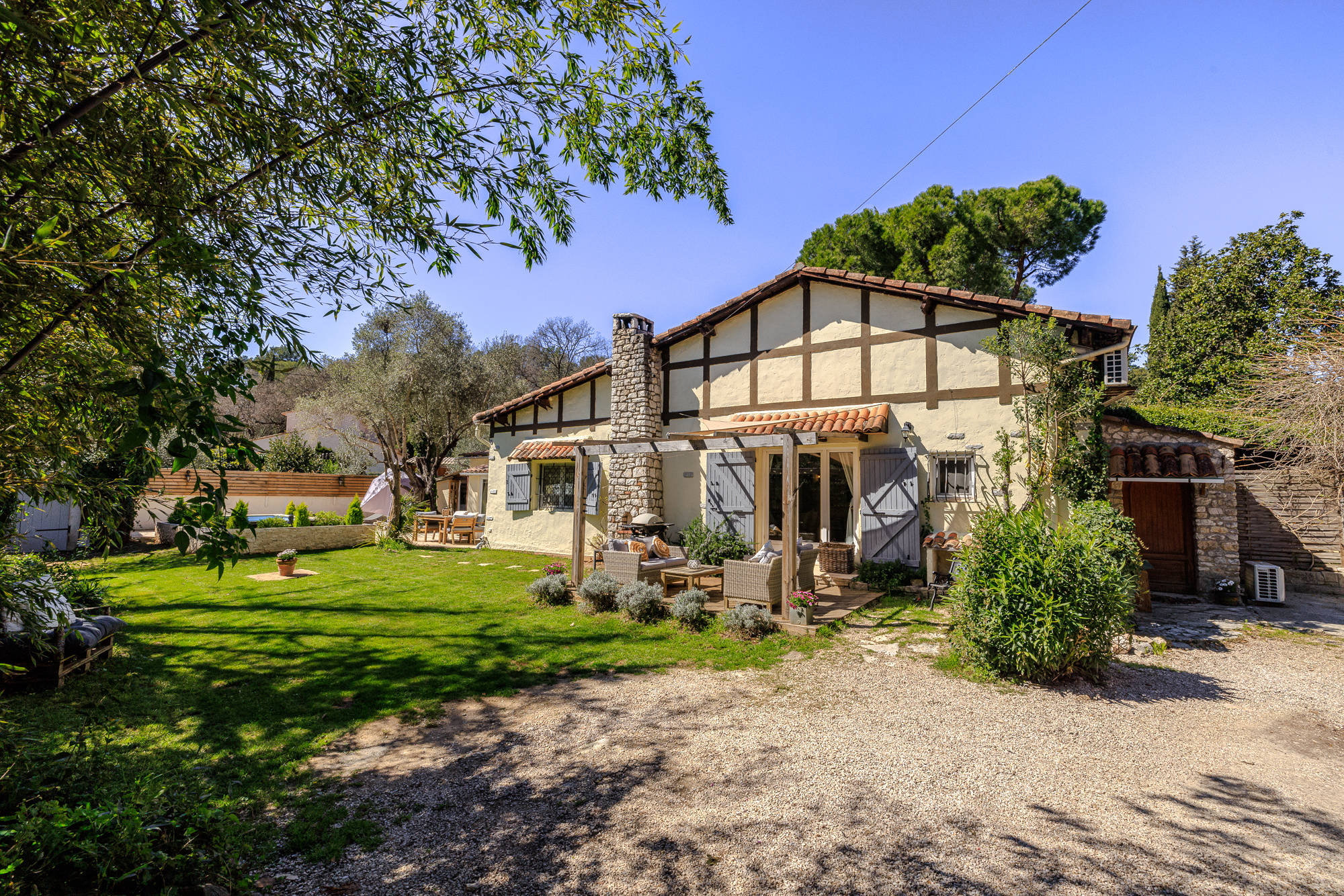 Maison 4 pièces - 129m² - ROQUEFORT LES PINS