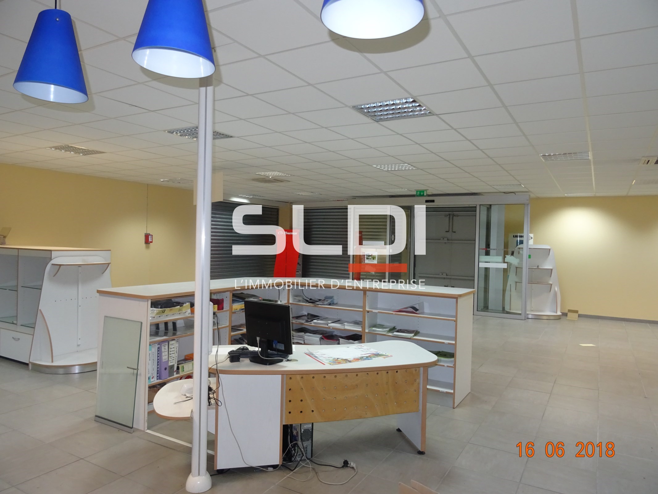 Local commercial  - 668m² - LA COTE ST ANDRE