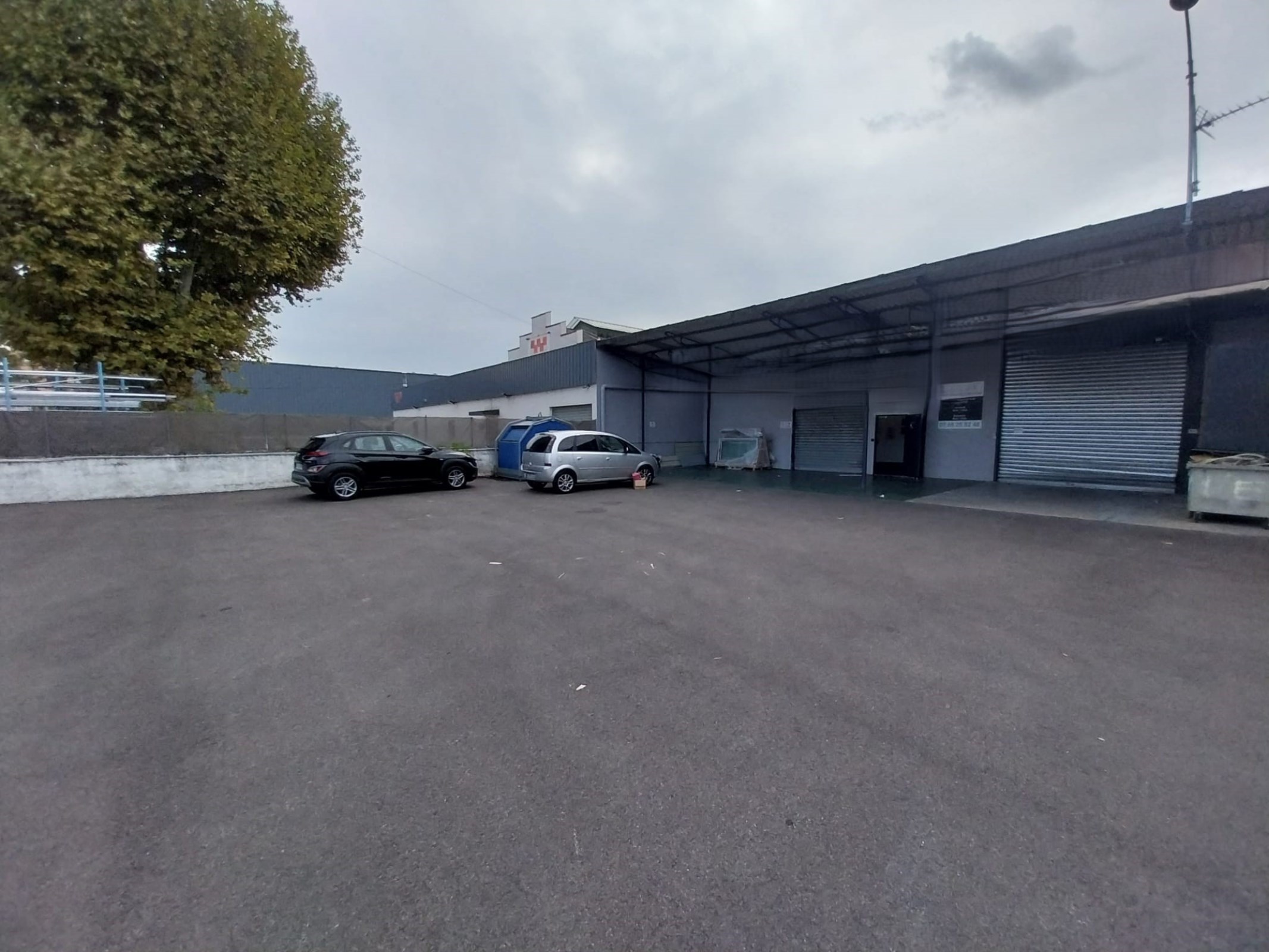 Local industriel  - 600m²