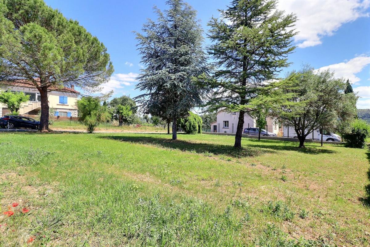 Terrain  - 650m² - ST SERNIN