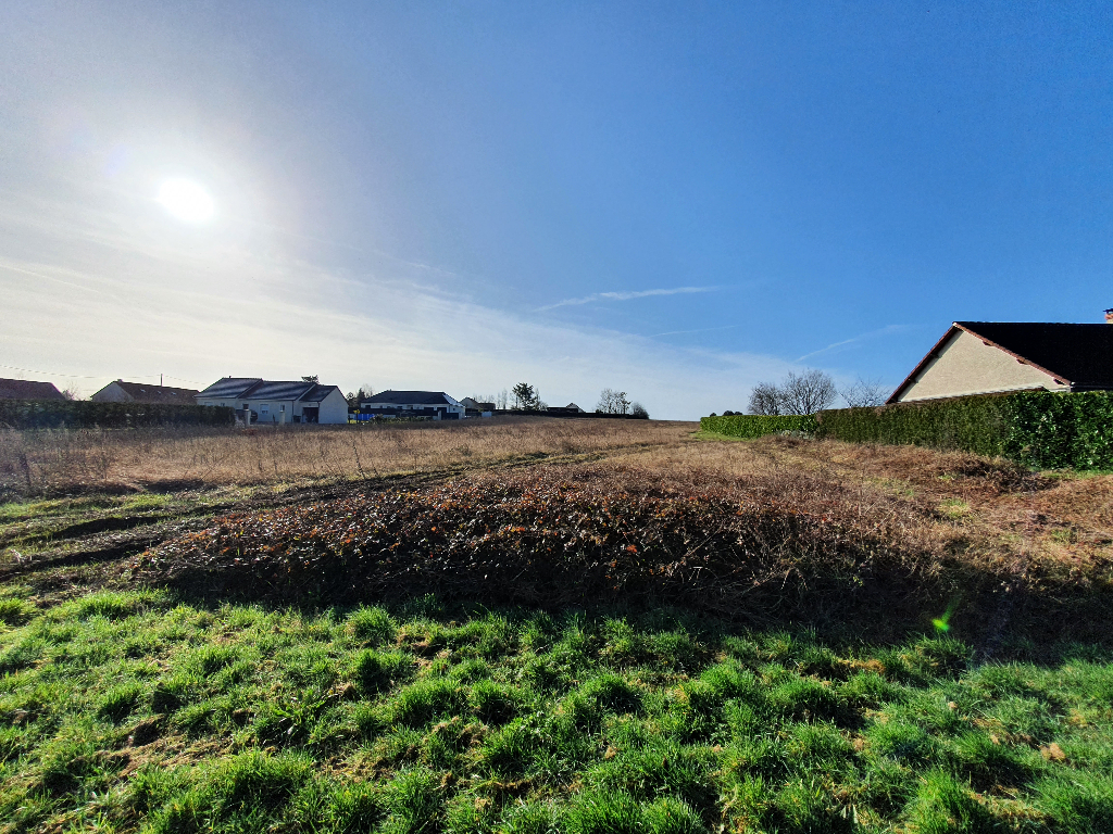 Terrain  - 5 743m² - BOURGES