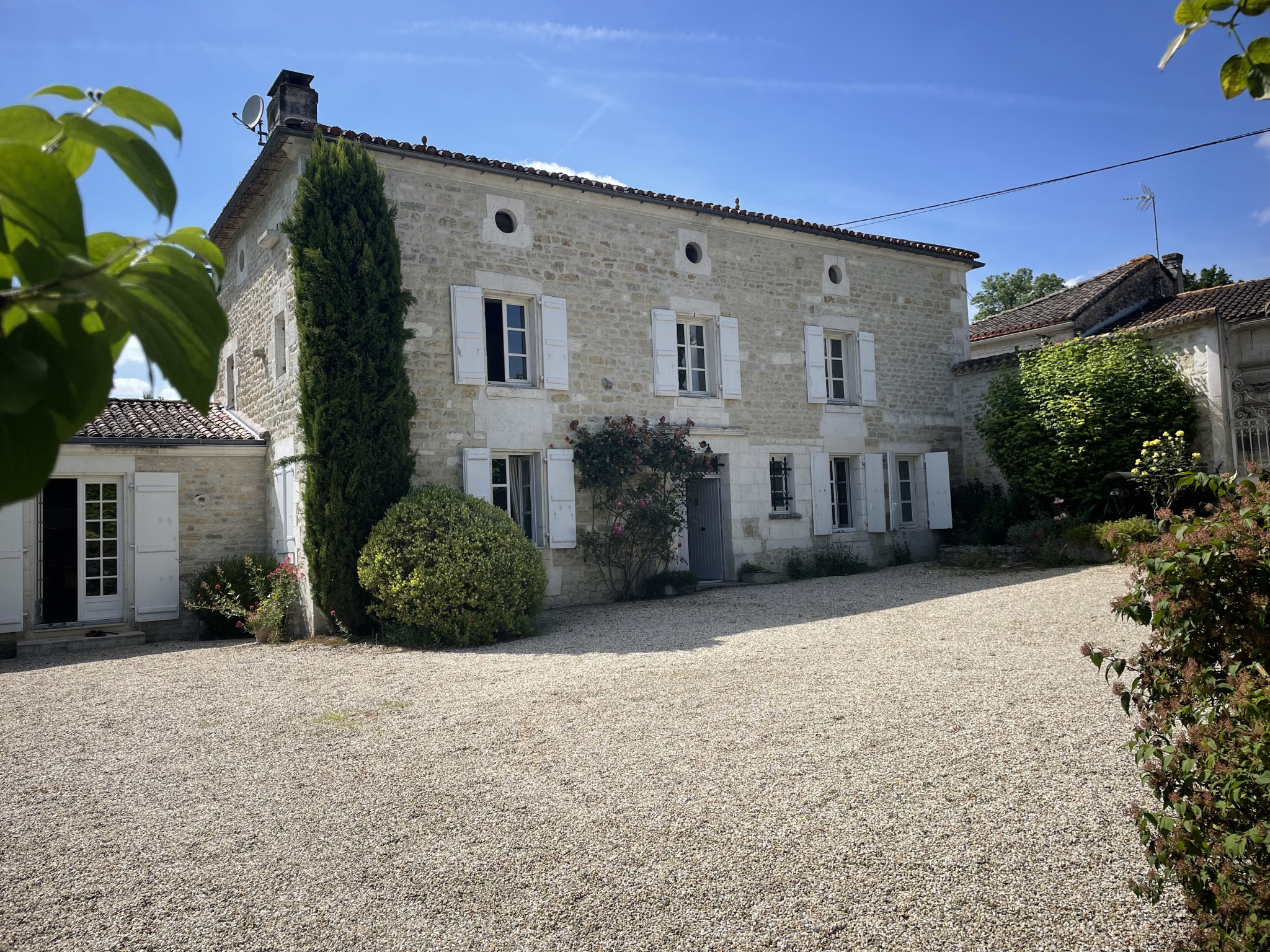 Maison 6 pièces - 175m² - CHAMPNIERS