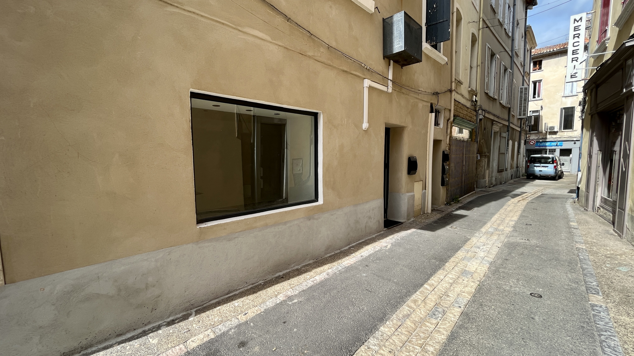 Local Professionnel  - 30m² - CARPENTRAS