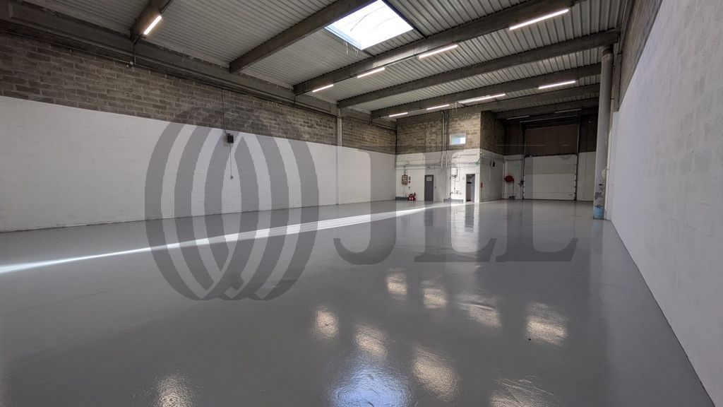 Local industriel  - 1 752m² - COIGNIERES