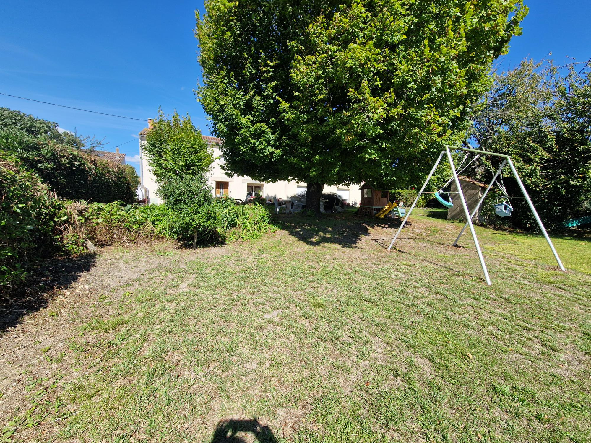 Maison 10 pièces - 228m² - ST FORT SUR GIRONDE