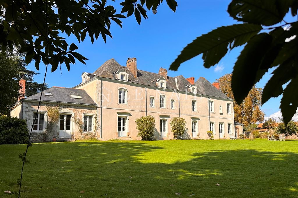 Maison 15 pièces - 415m² - LA HAIE FOUASSIERE