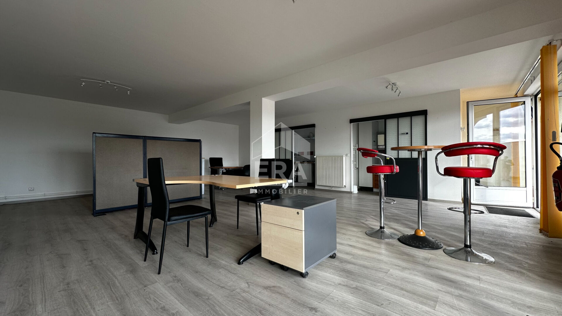 Local Professionnel  - 69m²