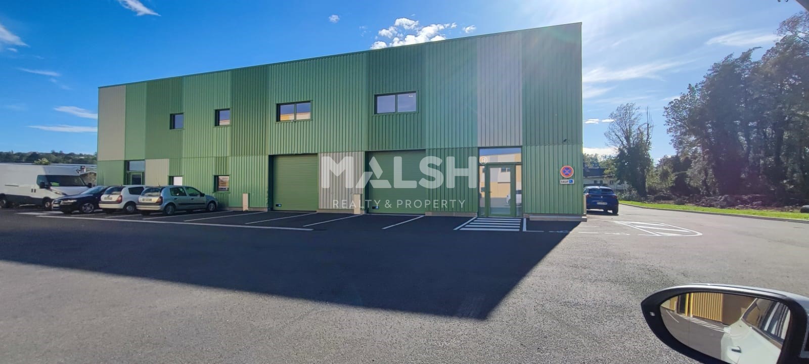 Local industriel  - 1 502m²