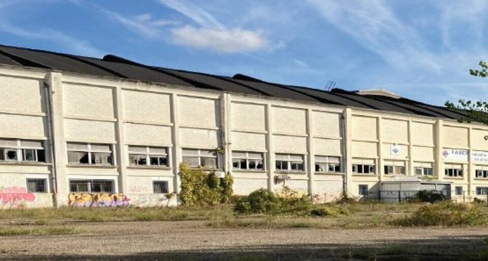 Local industriel  - 4 387m² - GIVORS