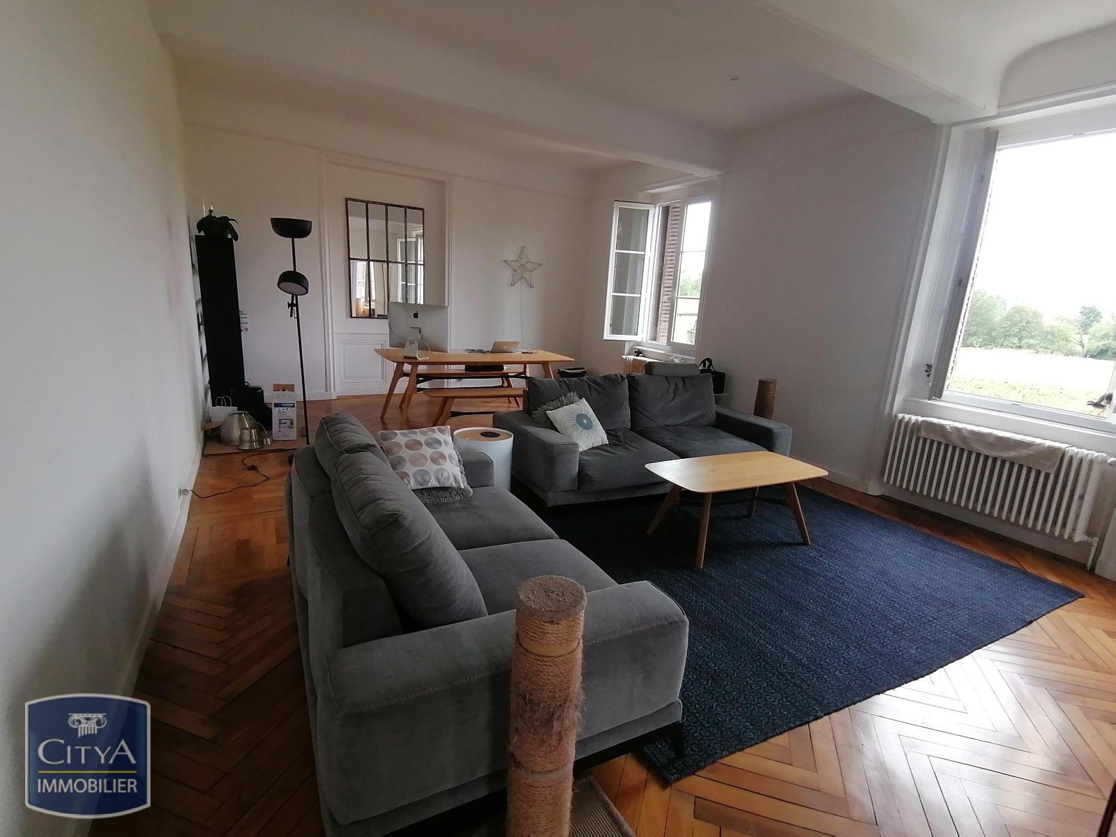 Maison 7 pièces - 206m² - ST AMOUR BELLEVUE