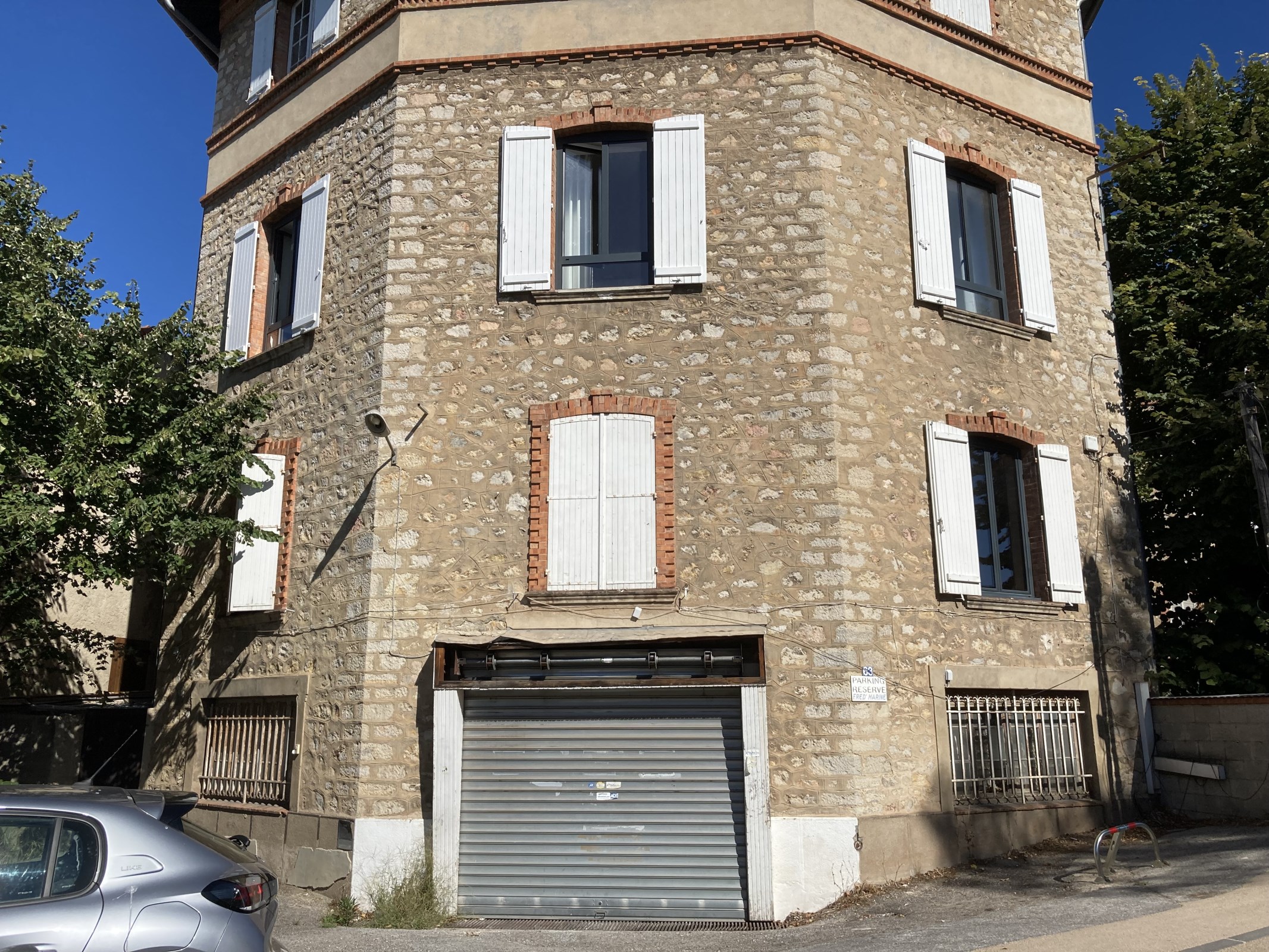 Local industriel  - 420m² - TOULON