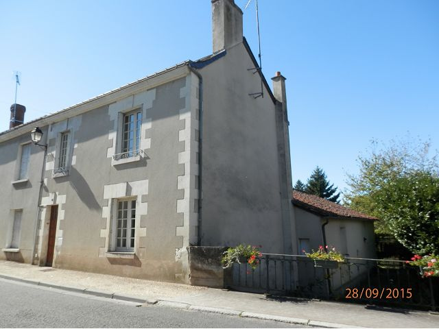 Maison 4 pièces - 76m² - CHAMPIGNY SUR VEUDE