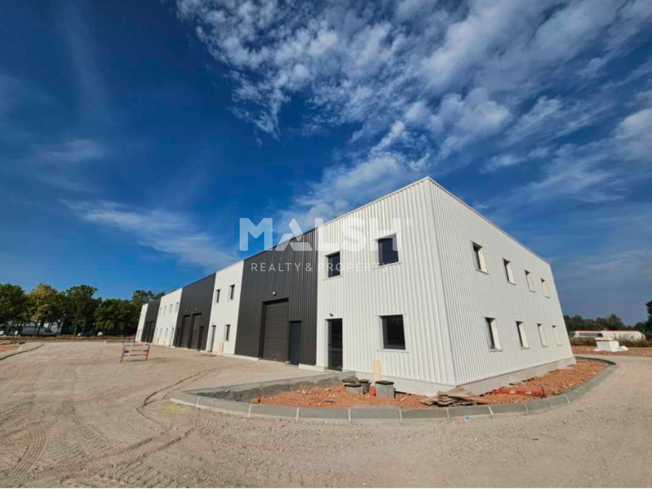 Local industriel  - 3 132m²