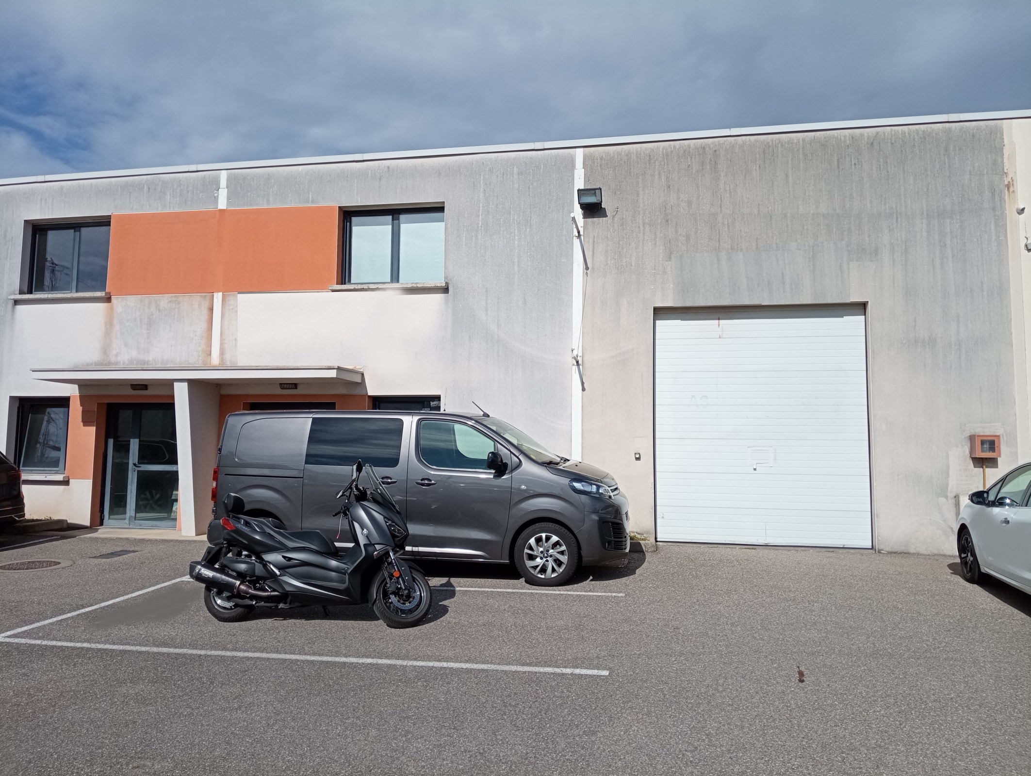 Local industriel  - 521m²