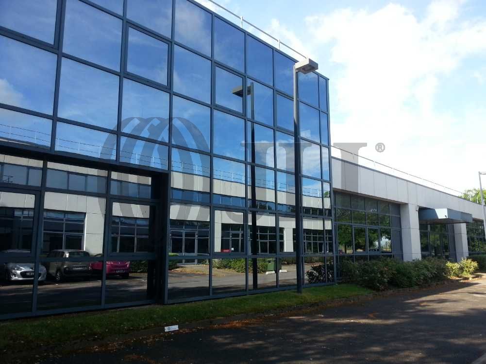 Local Professionnel  - 861m² - SACLAY