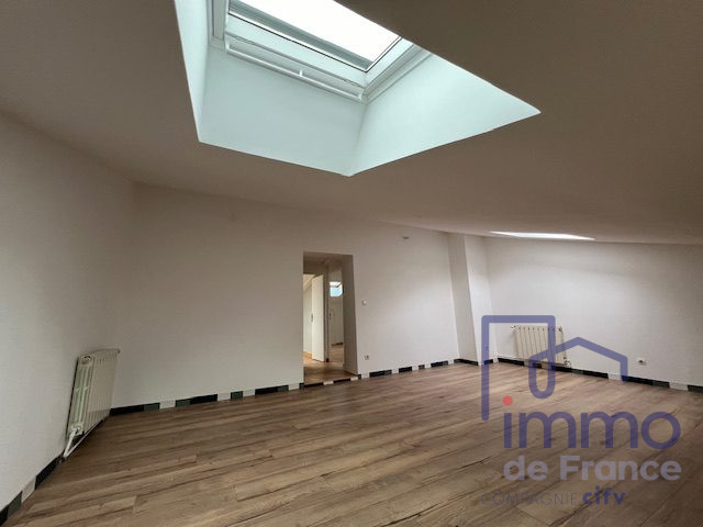 Appartement 3 pièces - 52m² - ST ETIENNE