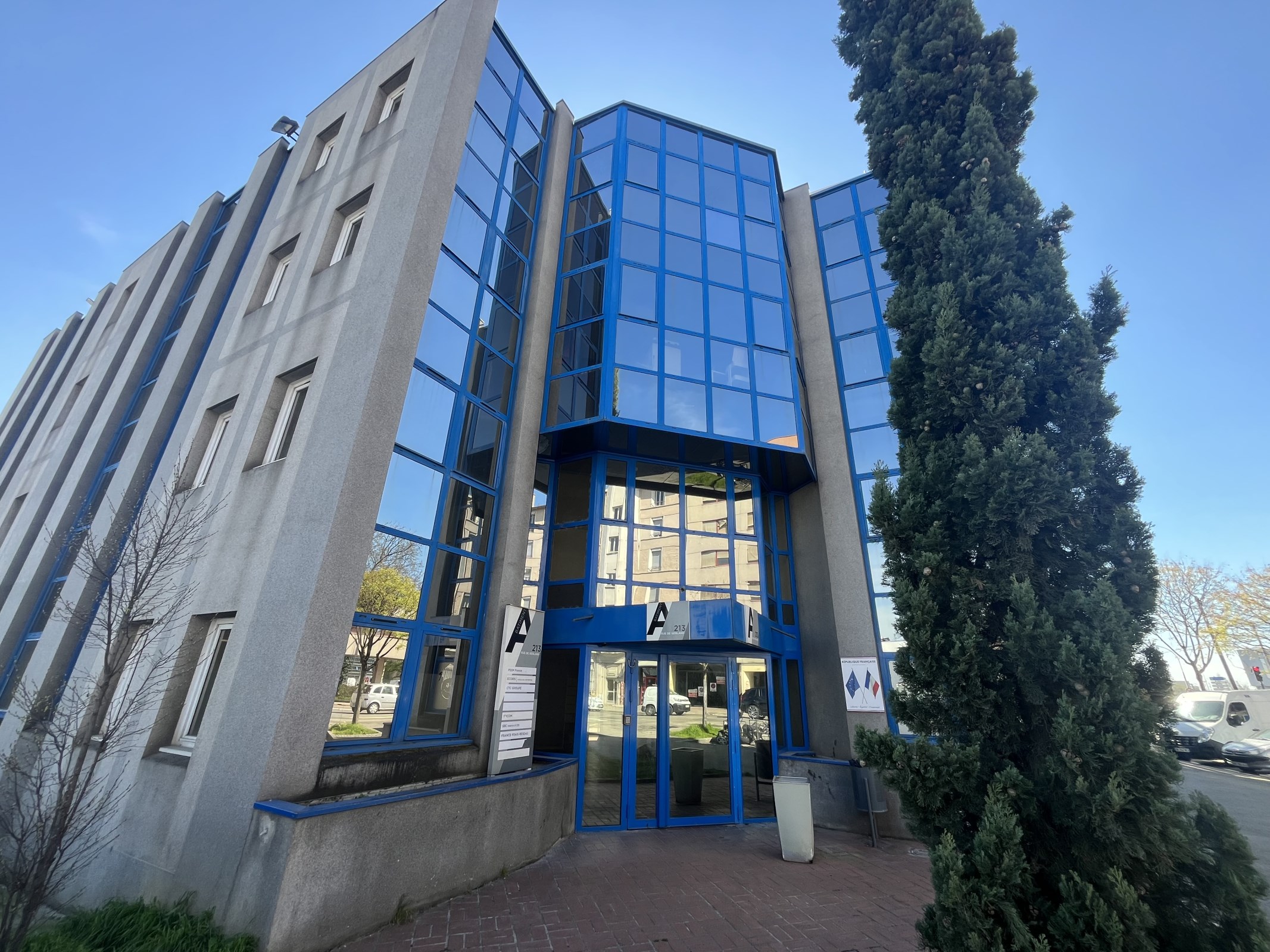 Local Professionnel  - 517m² - LYON  - 7ème