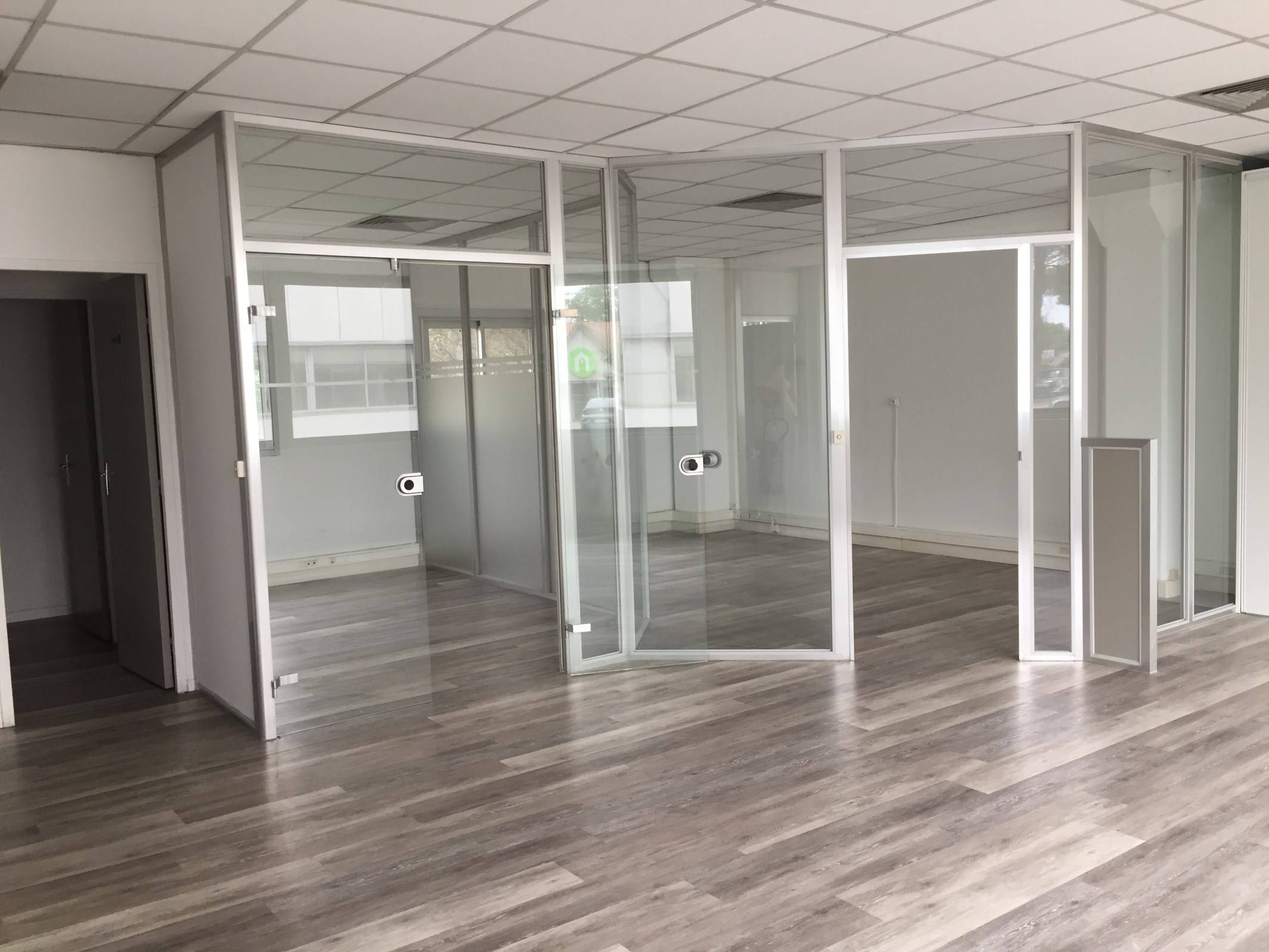 Local Professionnel  - 140m² - SIX FOURS LES PLAGES