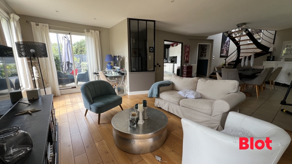 Maison 7 pièces - 148m² - LAILLE