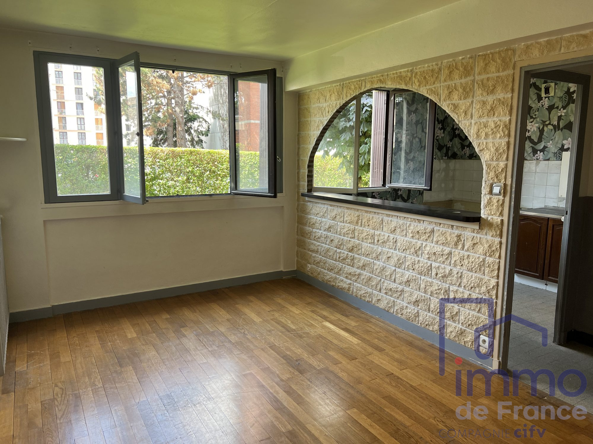 Appartement 4 pièces - 80m² - ST ETIENNE