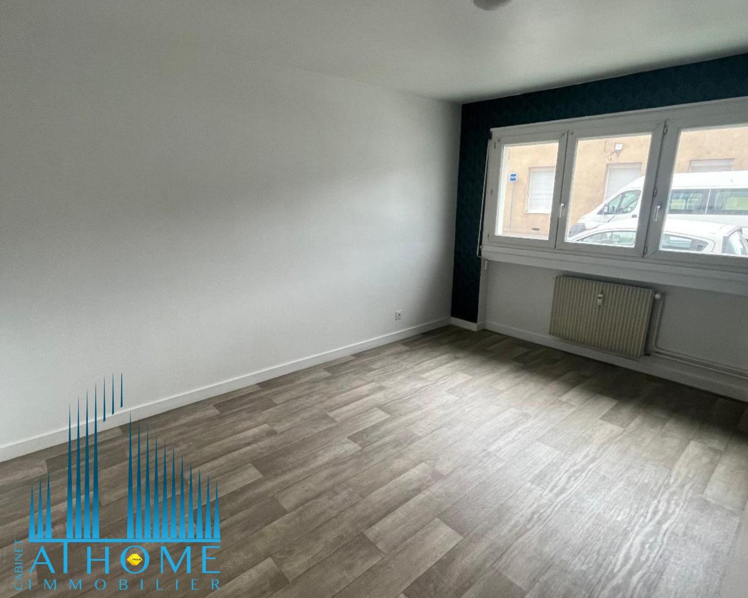 Appartement 1 pièce - 33m² - LE CHAMBON FEUGEROLLES