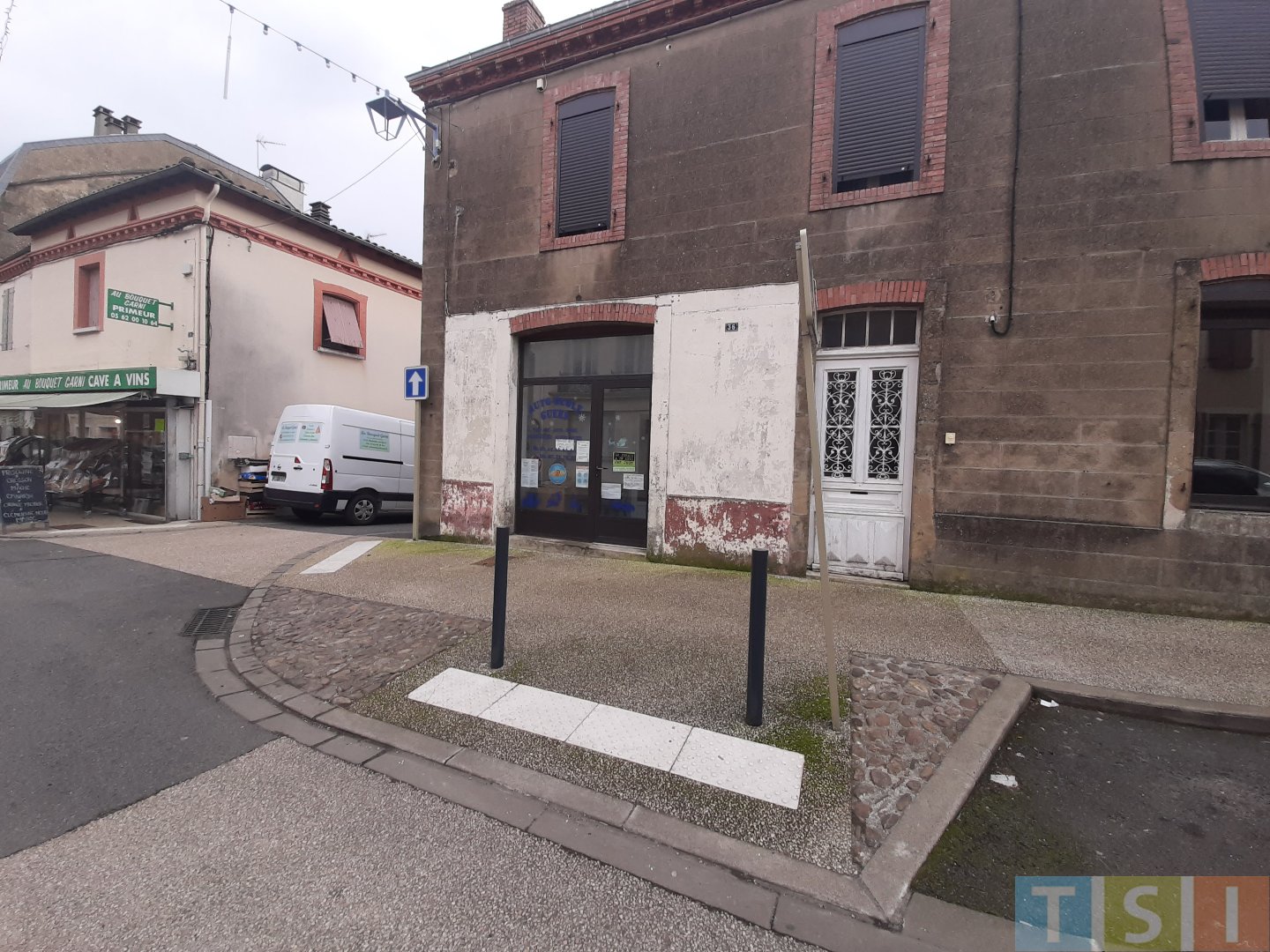 Local commercial  - BOULOGNE SUR GESSE