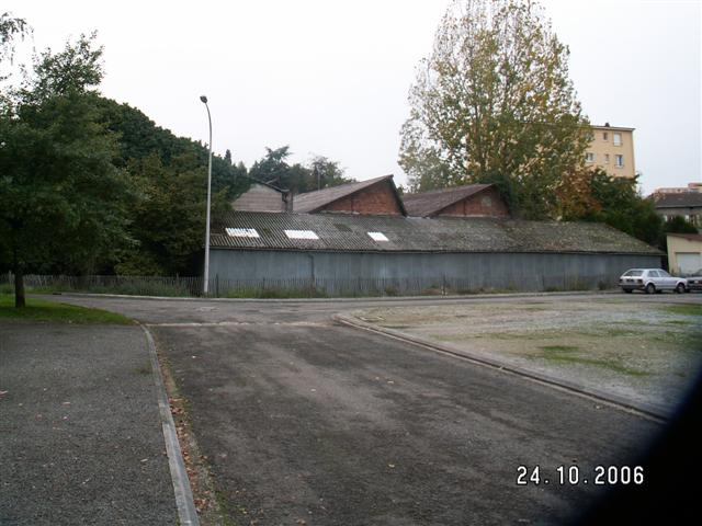 Local industriel  - 1 350m²