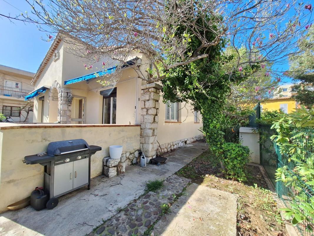 Maison 3 pièces - 75m² - ST LAURENT DU VAR