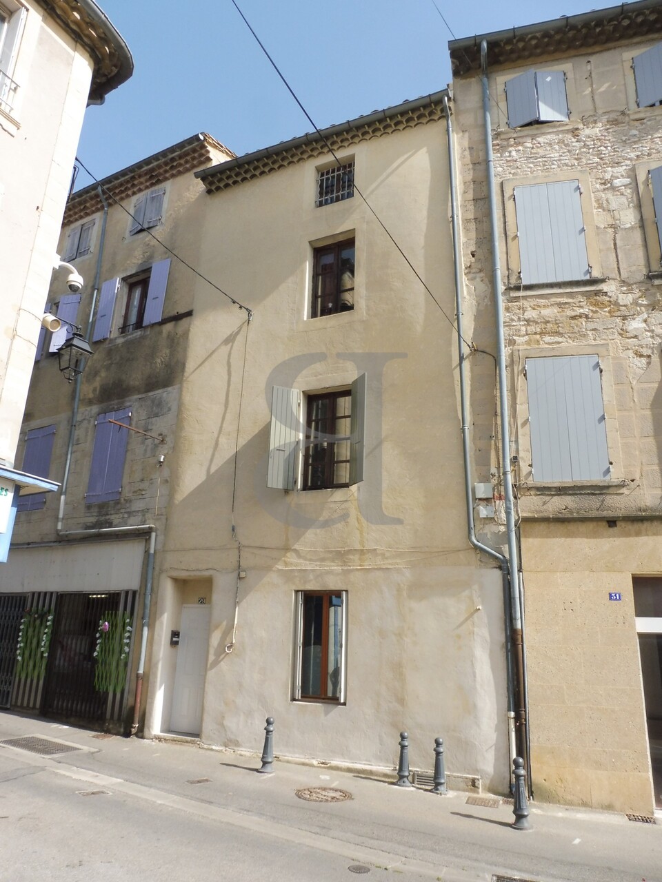 Maison 3 pièces - 93m² - VALREAS