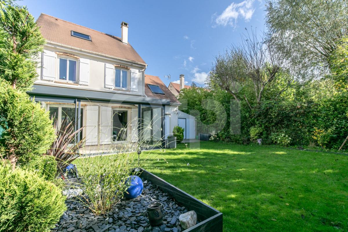 Maison 7 pièces - 126m² - LES BRUYERES