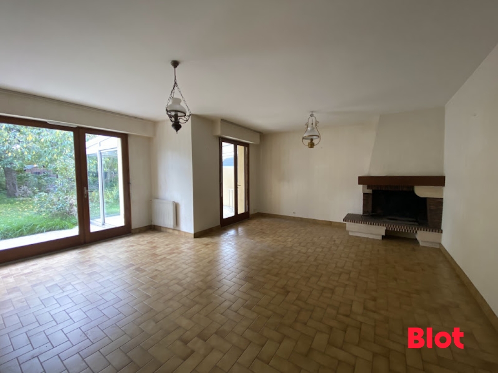 Maison 7 pièces - 142m² - CHANTEPIE