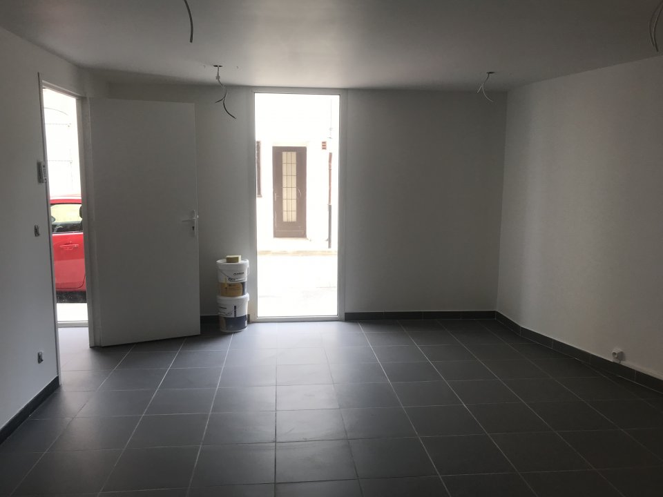 Local Professionnel  - 36m² - NIMES