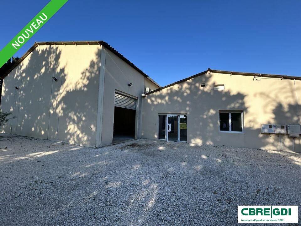 Local industriel  - 900m² - VERQUIERES