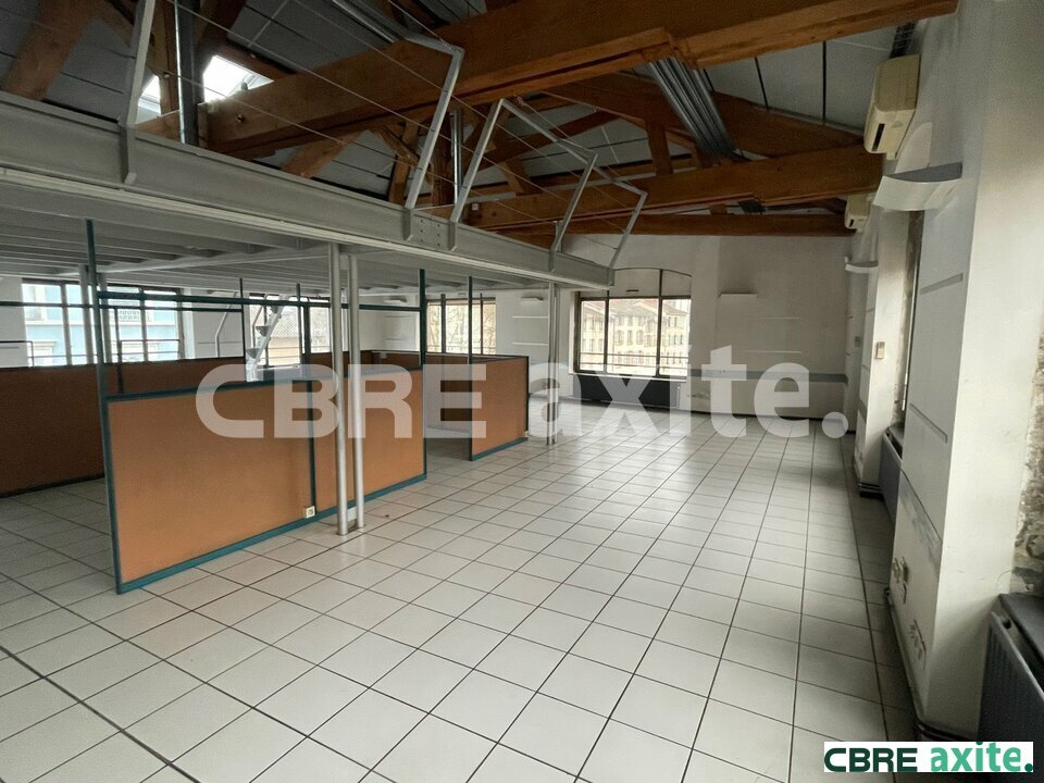 Local Professionnel  - 541m² - VIENNE