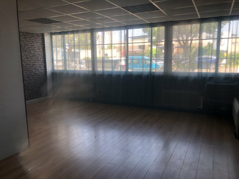 Local Professionnel  - 49m² - NIMES