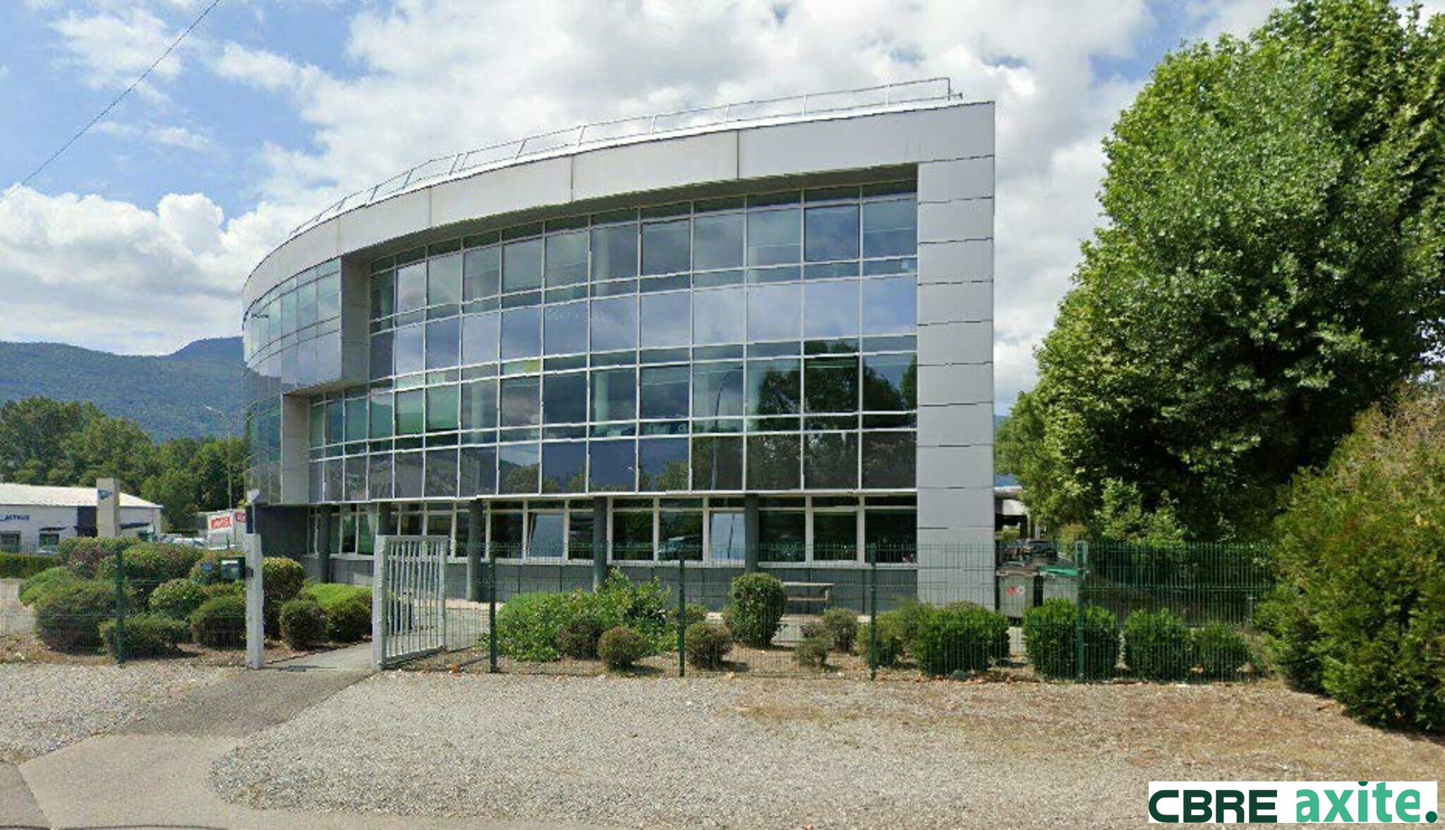 Local Professionnel  - 2 195m² - LA MOTTE SERVOLEX