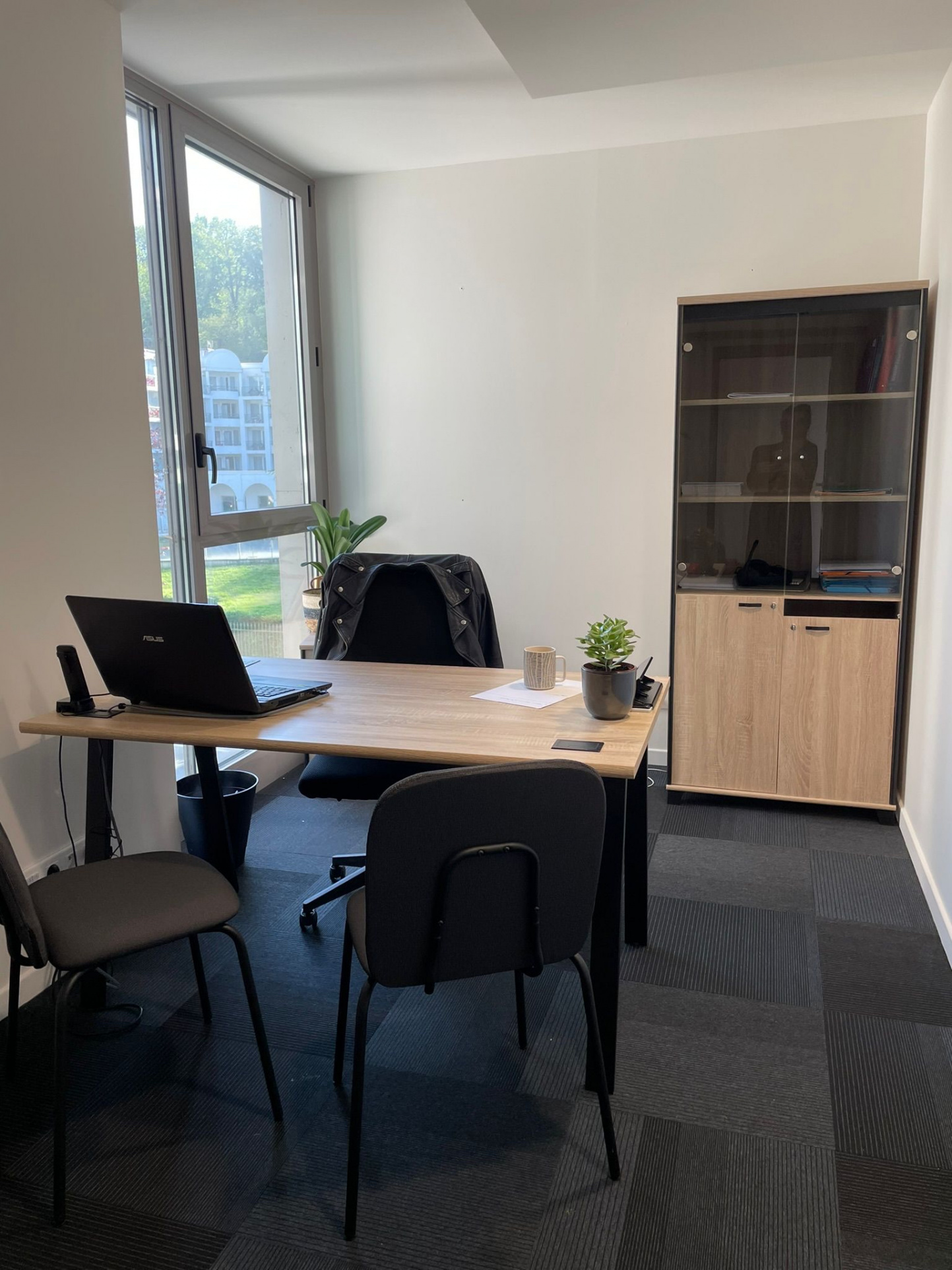 Local Professionnel  - 11m² - AIX LES BAINS