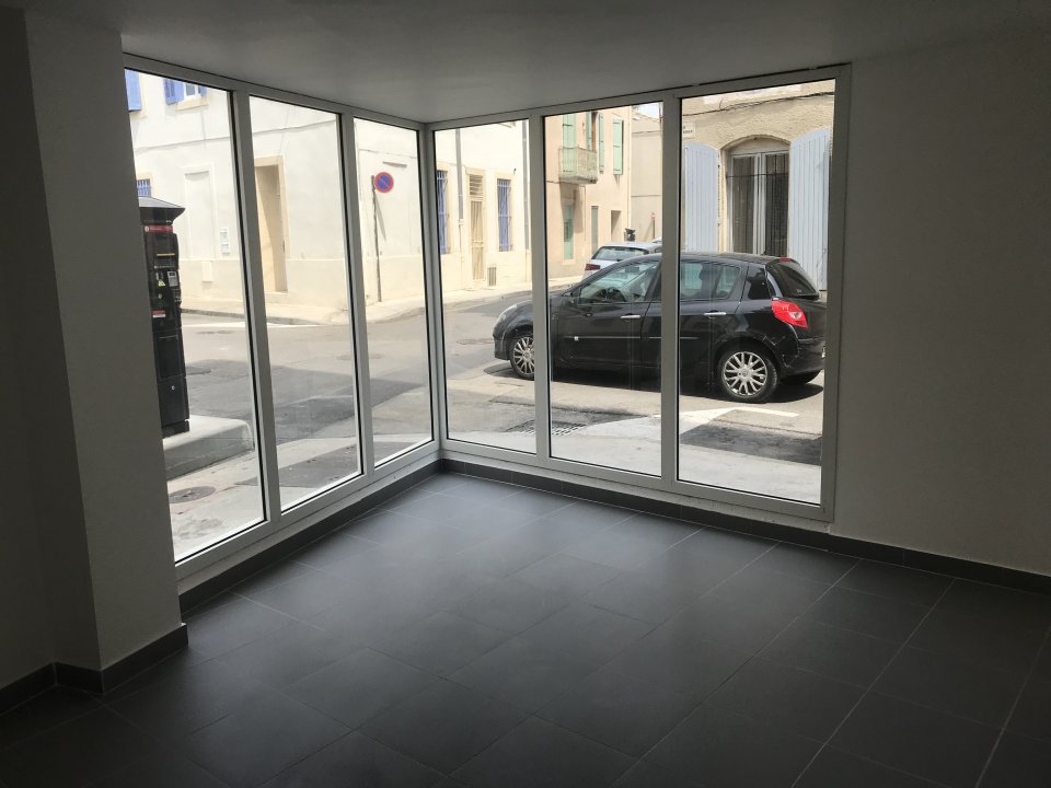 Local Professionnel  - 27m² - NIMES