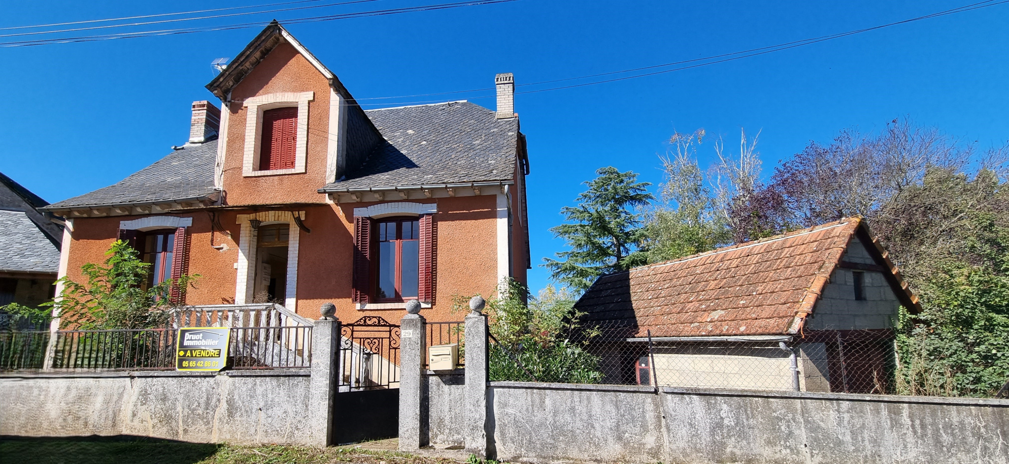 Maison 4 pièces - 90m² - ST GENIEZ D OLT ET D AUBRAC