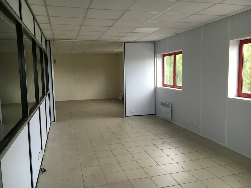 Local Professionnel  - 120m² - COLOMBELLES