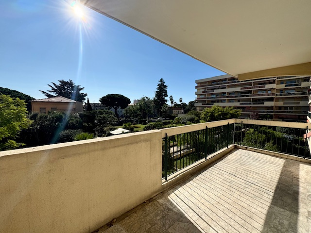 Appartement 1 pièce - 33m² - LE GOLFE JUAN