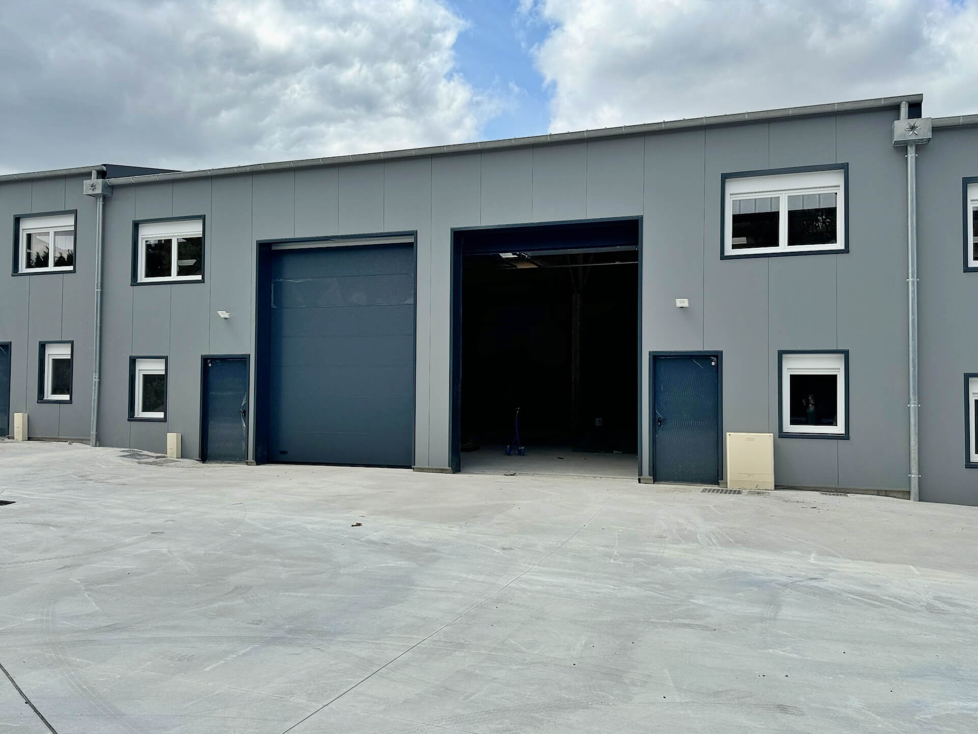 Local industriel  - 338m² - THOUARE SUR LOIRE