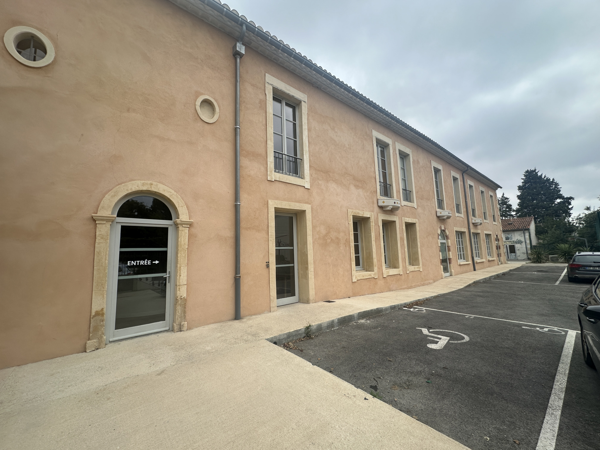 Local Professionnel  - 35m² - NIMES