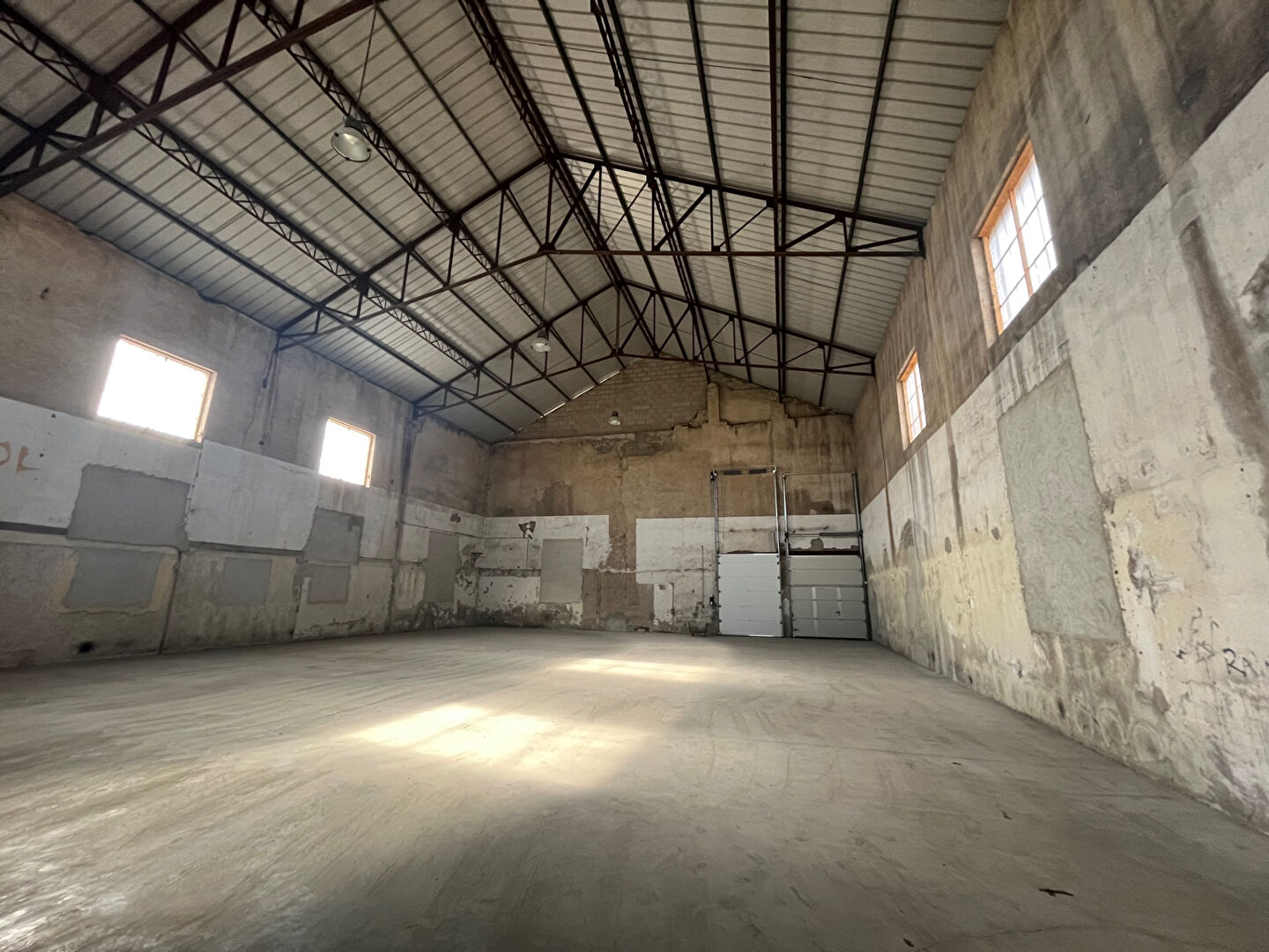 Local industriel  - 440m²