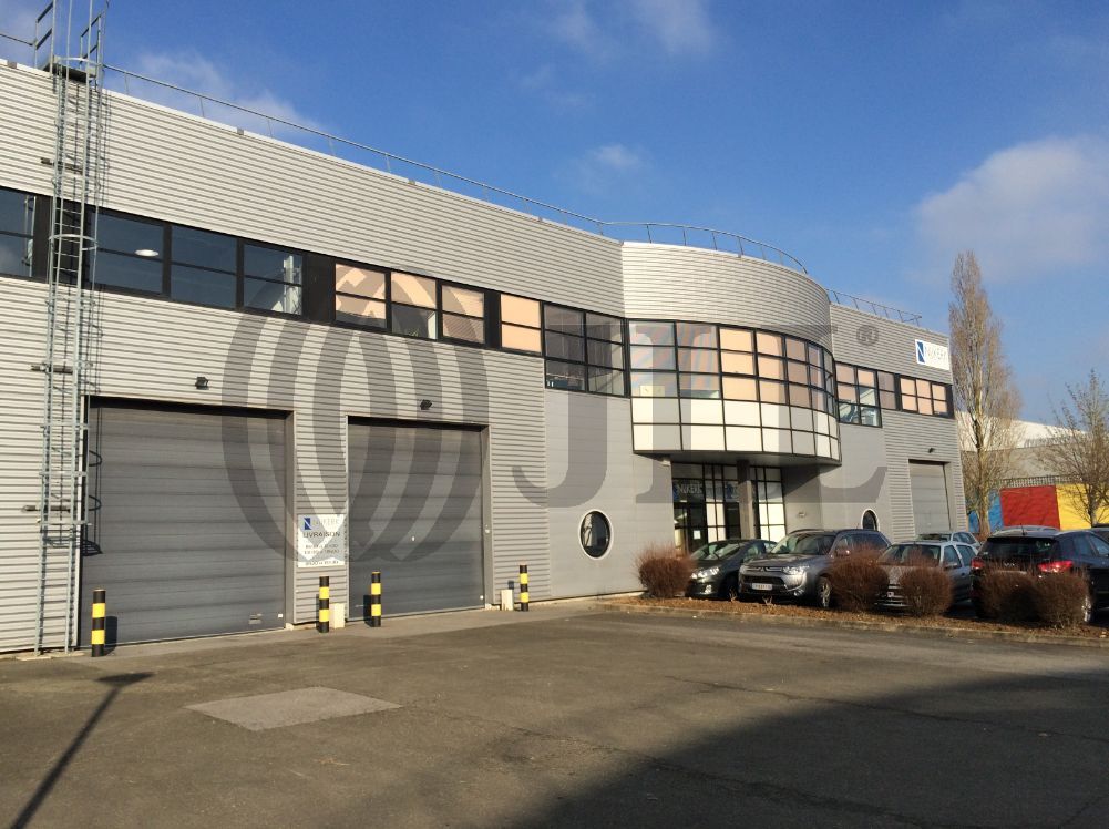 Local industriel  - 1 479m² - ELANCOURT